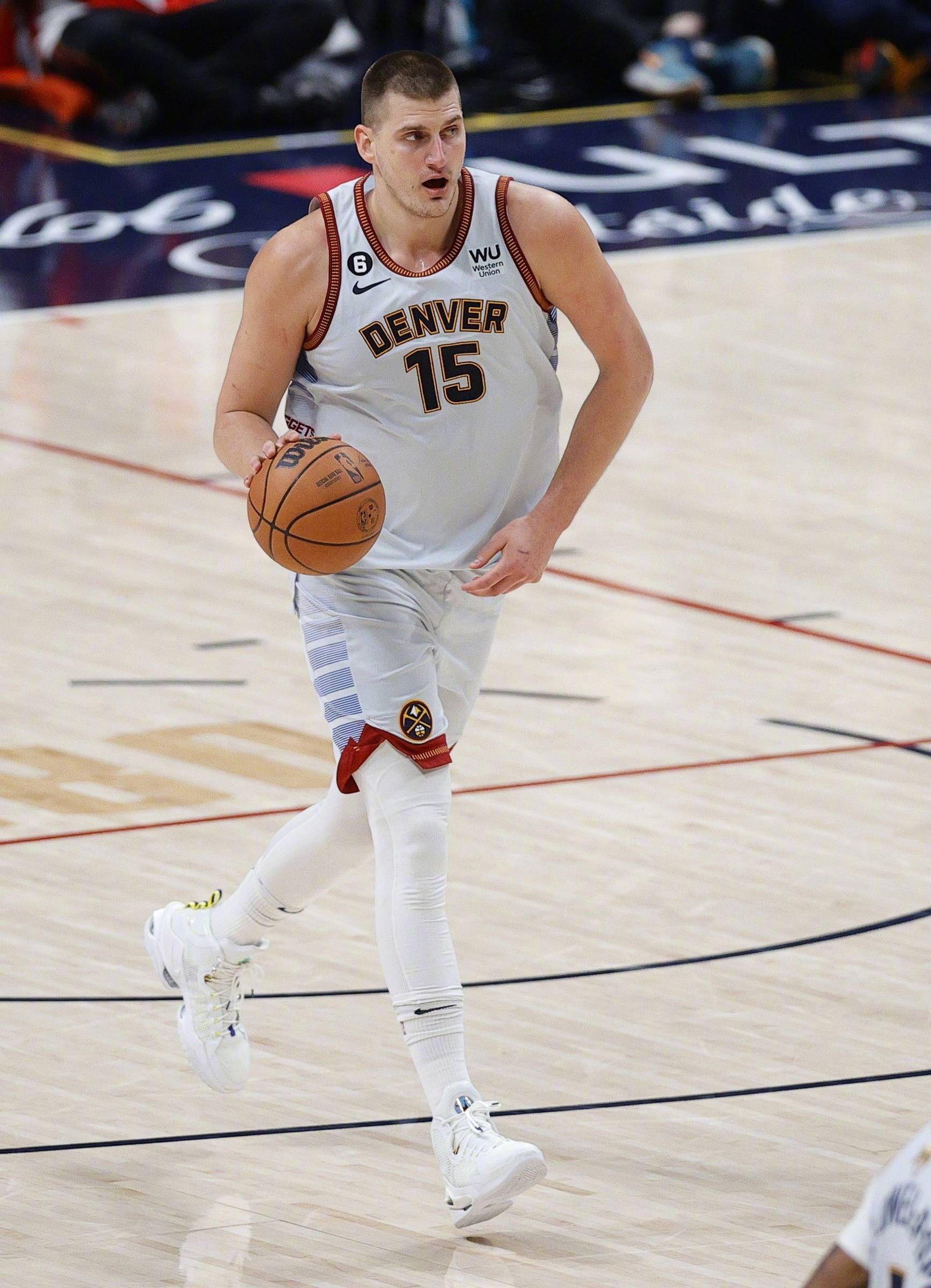  浓眉哥在塞尔维亚队比赛中大胜,连败引发热议的是谁 爱游戏官方入口