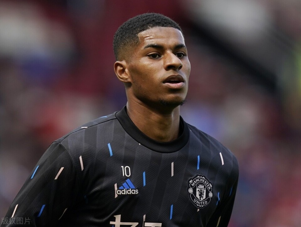 包含冲刺阶段达拉斯独行侠备战足总杯，战术微调细节曝光，更衣室稳定，纪律约束更严格的词条爱游戏APP