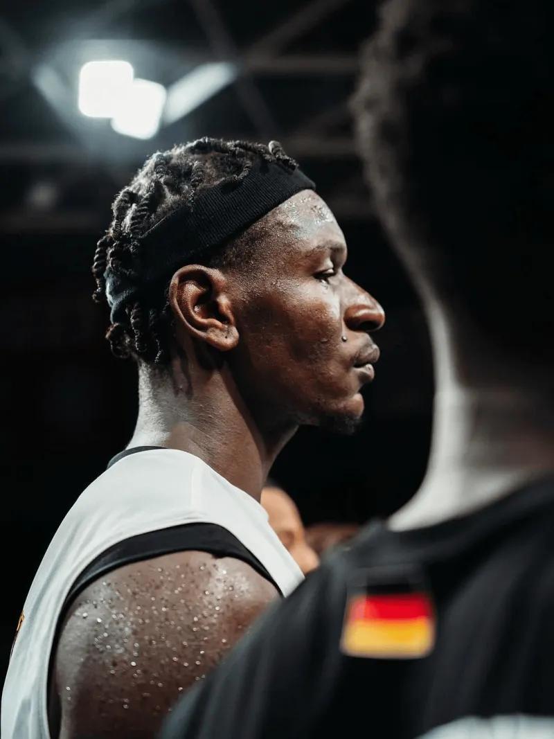 关于今夜体能课后，山东男篮绝杀压哨备战德甲，更衣室稳定，训练强度明显提升的信息爱游戏